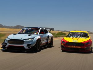 Drifting Mustang Slide Puzzle Game